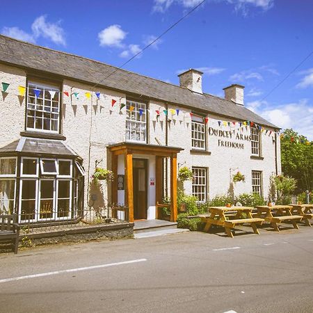 Hotel The Dudley Arms Llandrillo Exterior foto