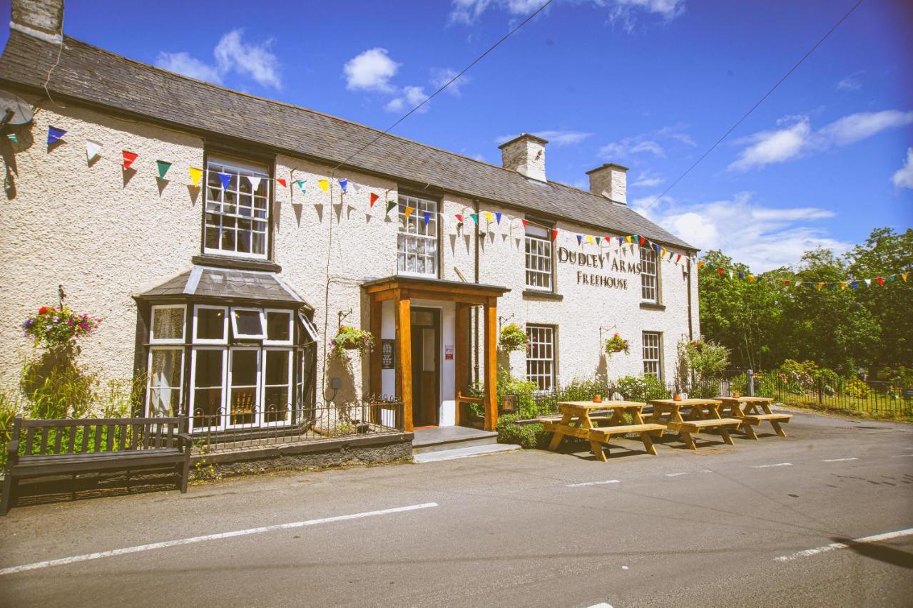 Hotel The Dudley Arms Llandrillo Exterior foto